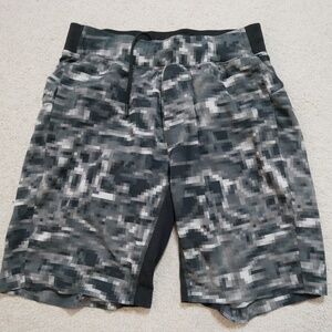 Lululemon Pace breaker shorts with liner Medium